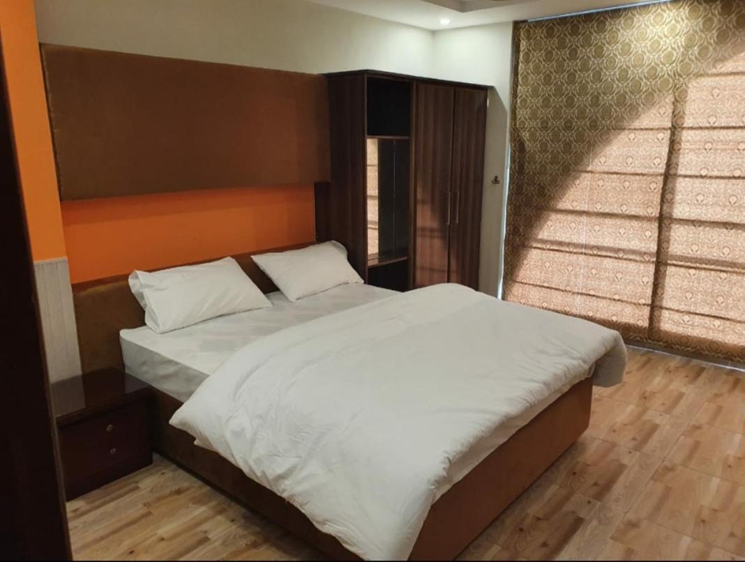 Hak Mall Suites And Apartments Rawalpindi Exterior foto
