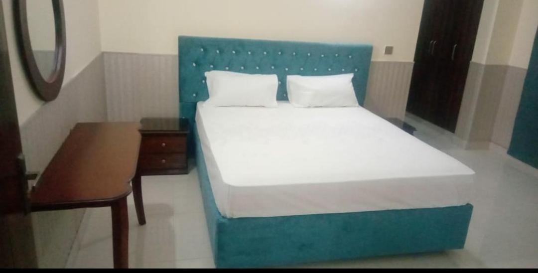 Hak Mall Suites And Apartments Rawalpindi Exterior foto